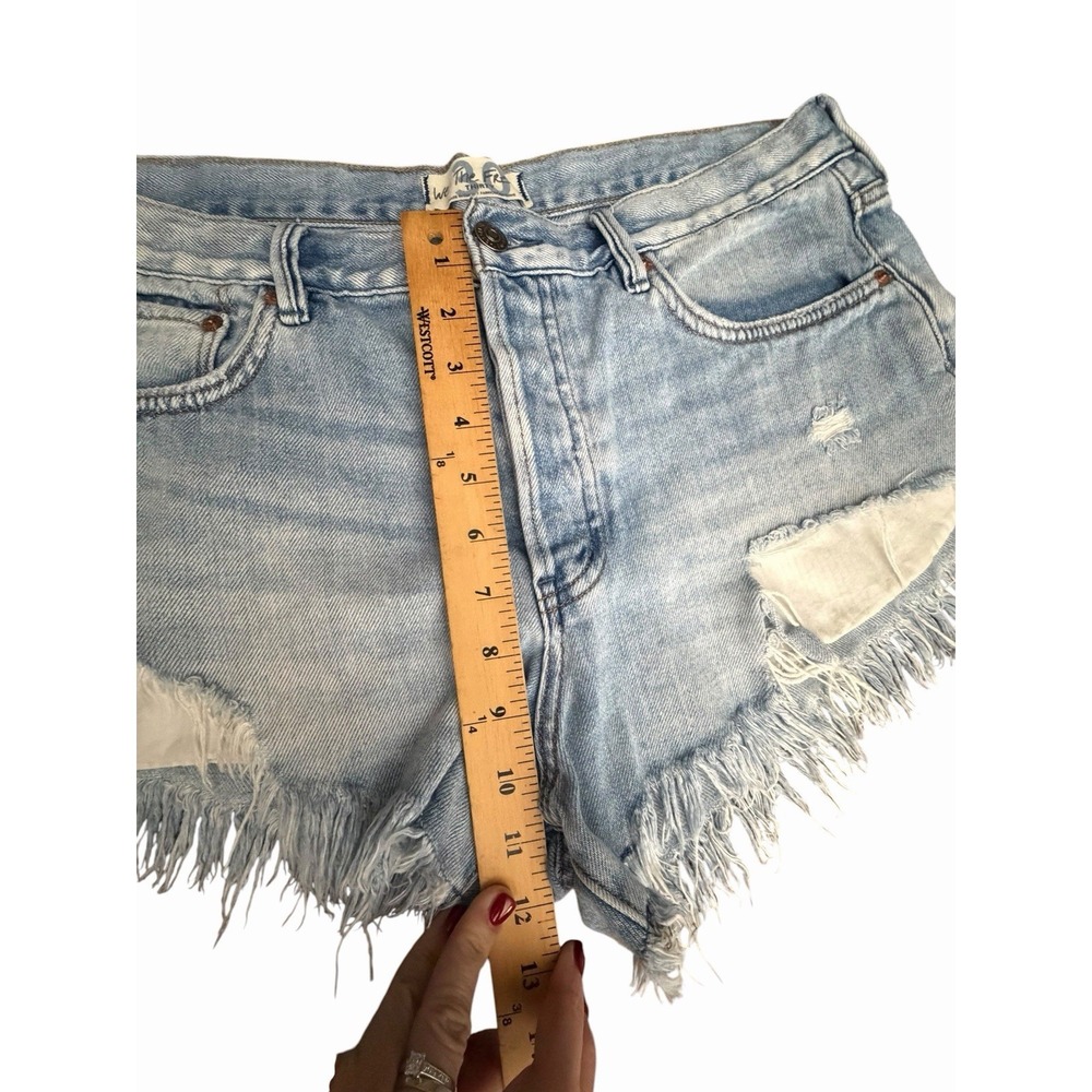 We The Free Shorts Free People 30 Distressed Cutoff Denim High Button Fly HH11-3 - Picture 6 of 9